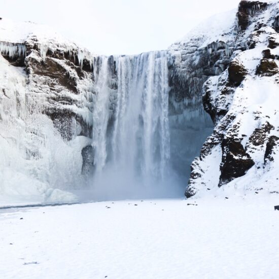 islanda cascata inverno